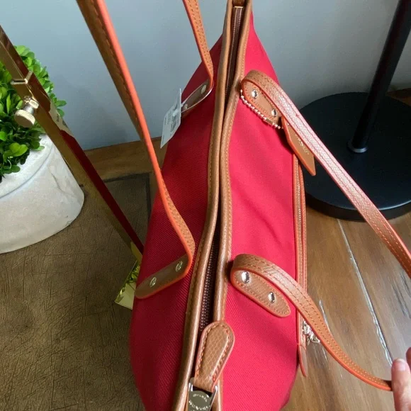 Coach NWT Sawyer Canvas Large Tote Bag Classic Red Turnlock - Picture 10 of 17